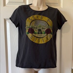*WOMEN’S GUNS N ROSES VINTAGE BLACK TEE (sz small)